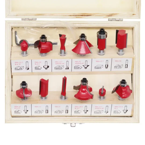 1/4″ shank router bit set in wood box
