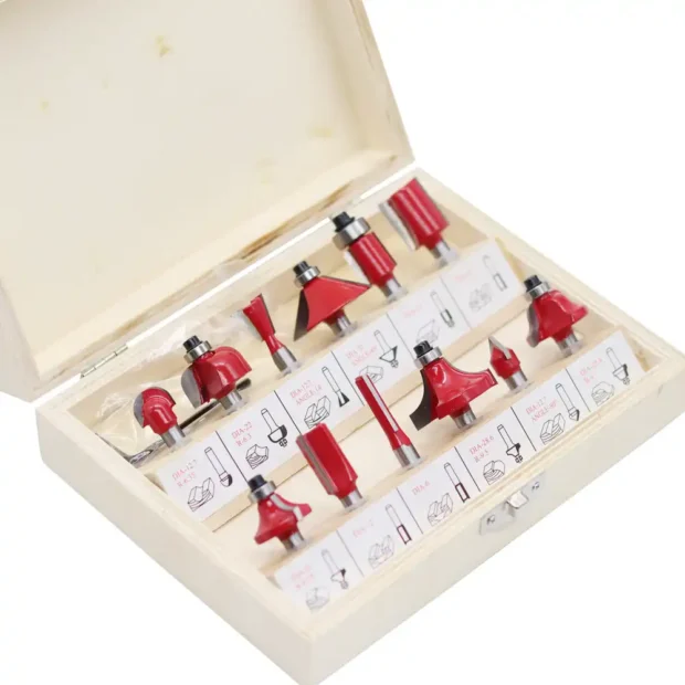 1/4″ shank router bit set in wood box
