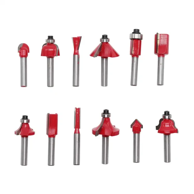 1/4″ shank router bit set in wood box