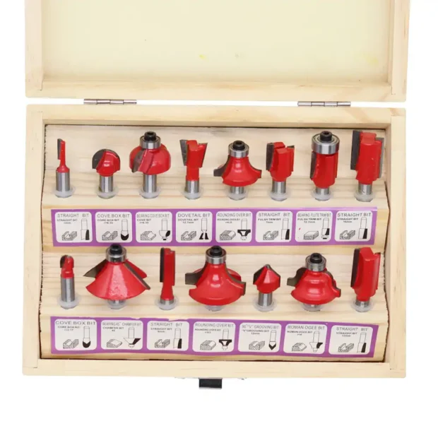 1/4″ shank router bit set in wood box