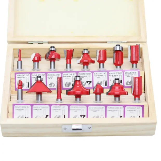 1/4″ shank router bit set in wood box